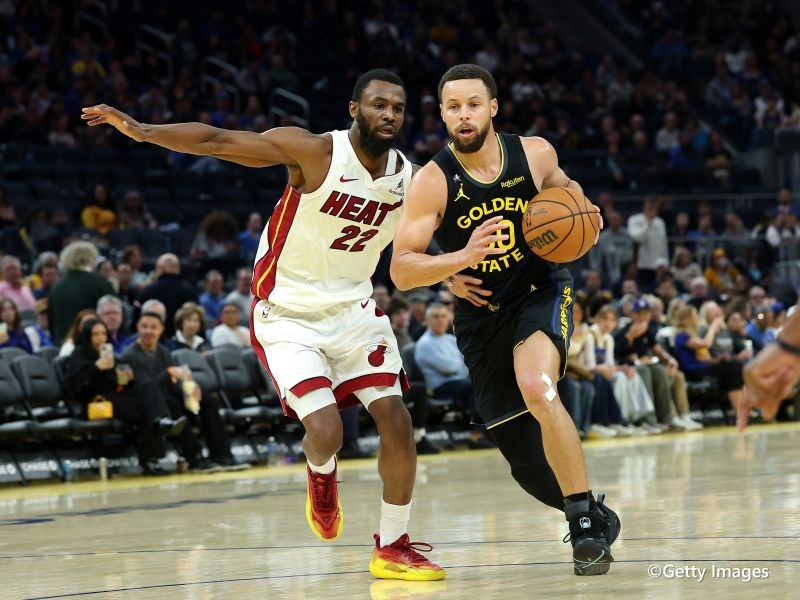 Curry與李寧簽10年全面合作 助推中國品牌布局NBA