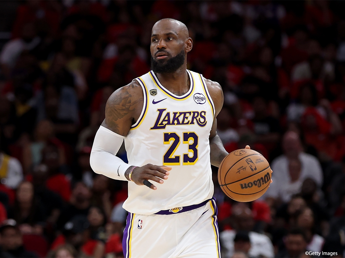 LeBron加盟76人 新季可能打控衛