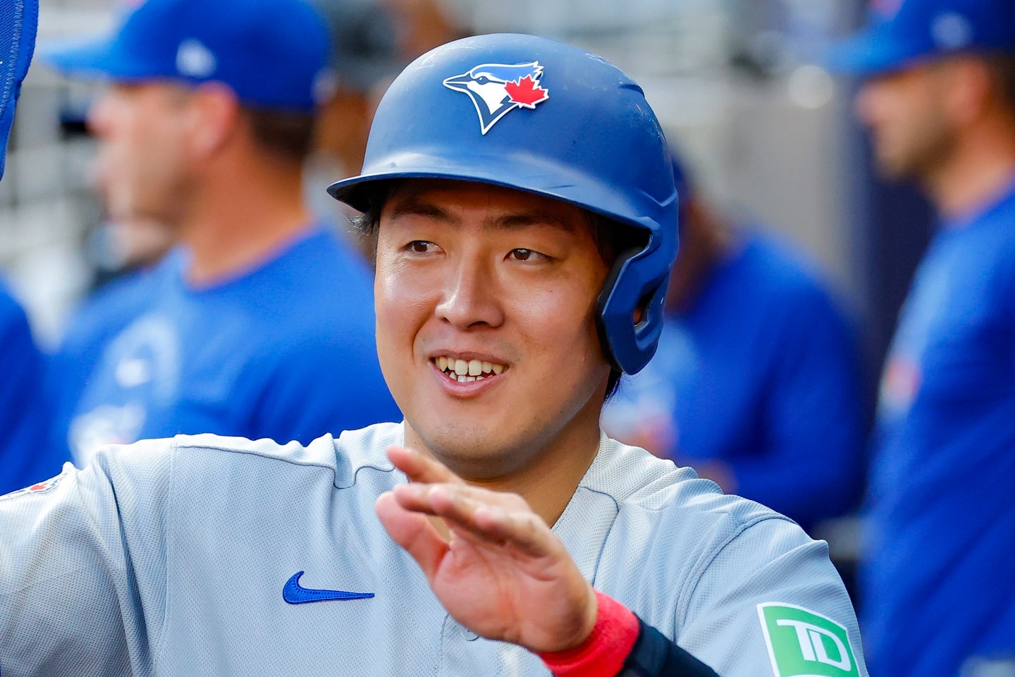 岡本和真三壘連秀美技擋失分 8局差點追平轟仍吞敗