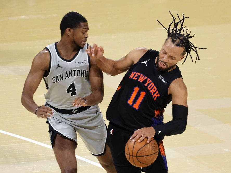 NBA總冠軍賽馬刺對尼克 兩大控衛Fox與Brunson角色對比