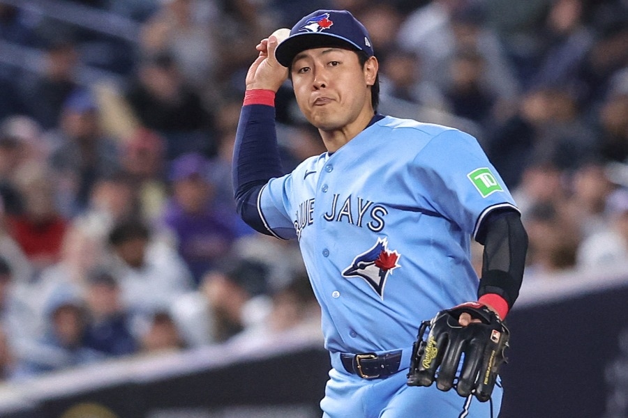 岡本和真三壘線飛撲接球再送本壘抓出局 藍鳥主場播報喊到破音