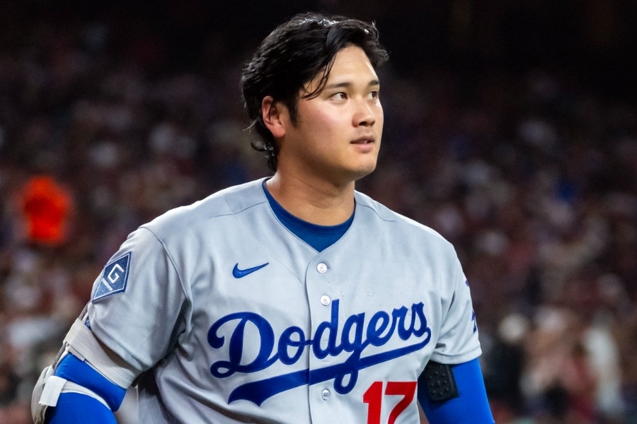 大谷翔平缺陣仍更新IG 曬Decoy咬「清酒一升瓶」玩偶逗樂球迷