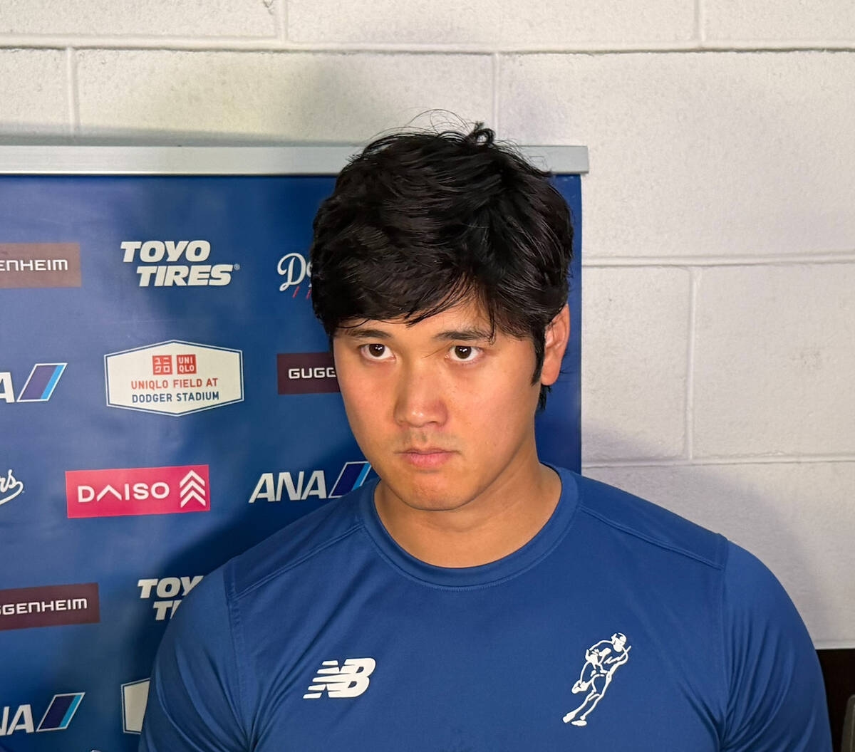 大谷翔平因左膝發炎未先發 賽前現身休息室未貼紮